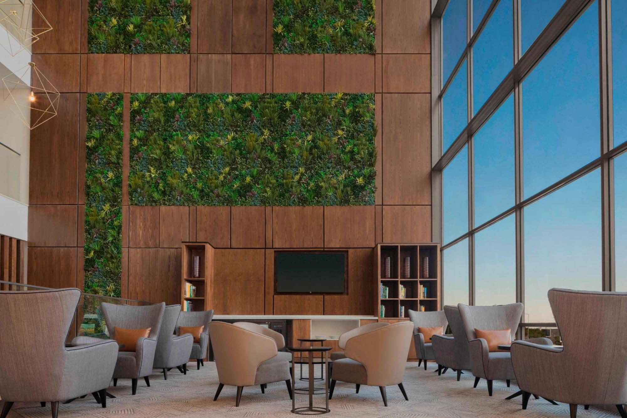 Four Points By Sheraton Airport Hotel